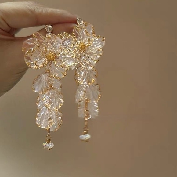 Jewelry - Luxury Clear Resin Floral Tassel Earrings French Romantic Gold Edged Petals new